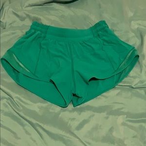 Lululemon Hotty Hot short